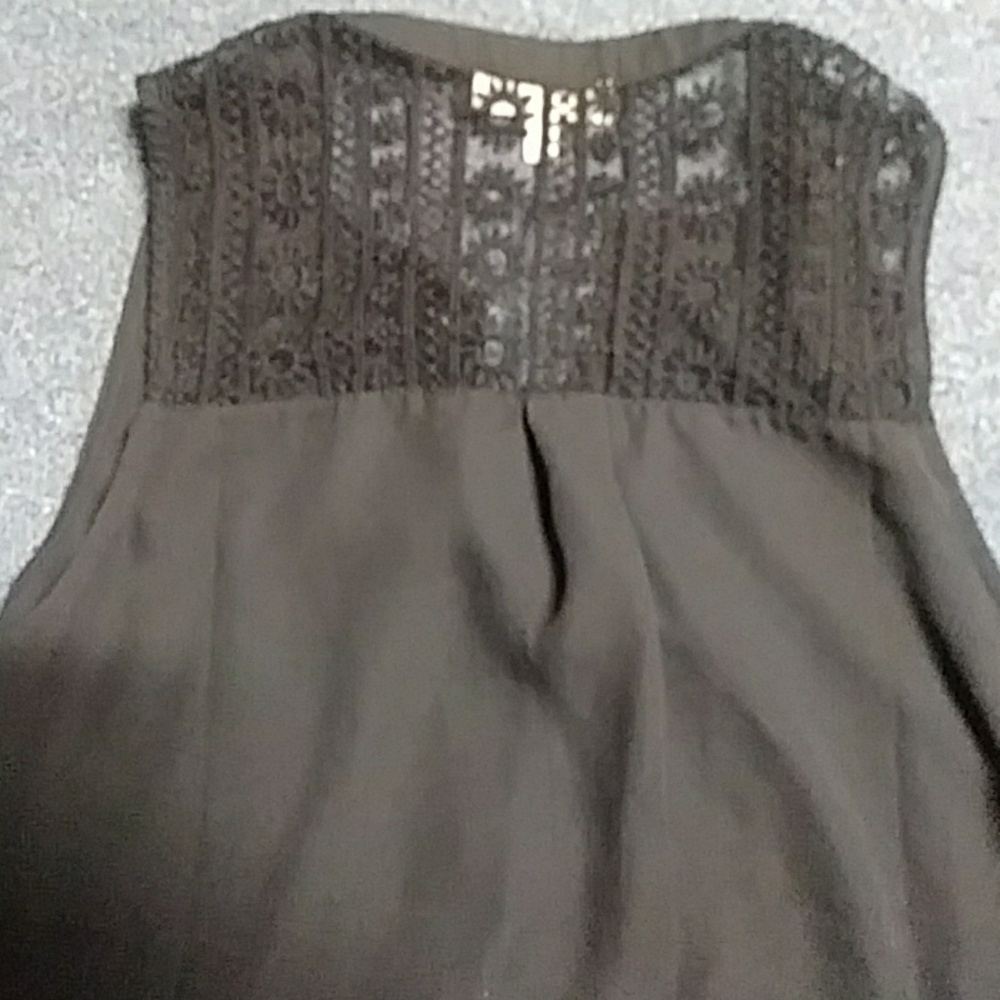Top - Picture 2 of 2